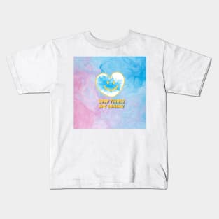 A smiling heart, GOOD THINGS ARE COMING Kids T-Shirt